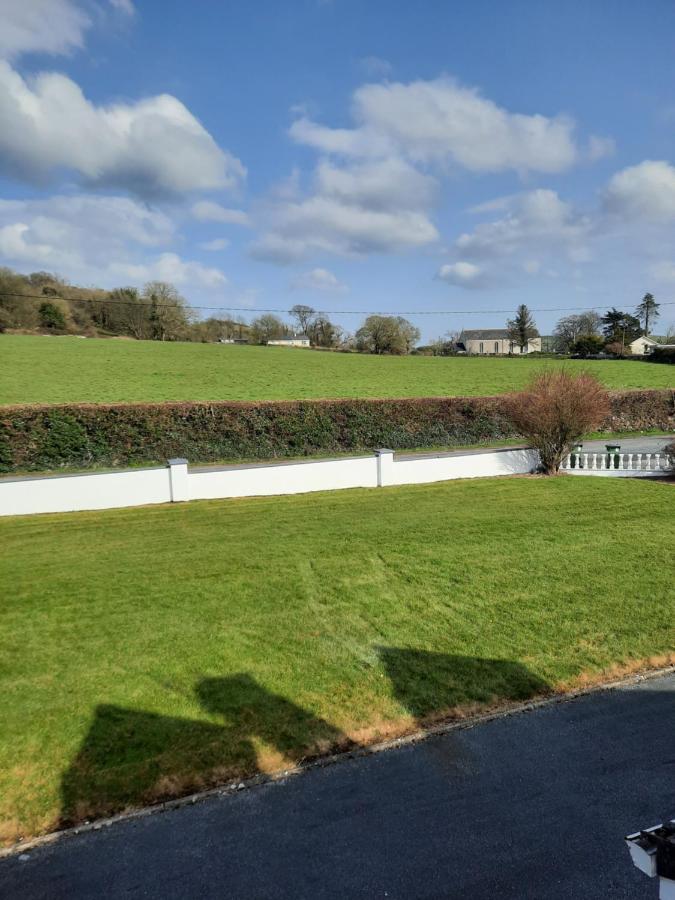 4 Bedroom, 15 Min To Limerick City Quiet Retreat. Exterior foto